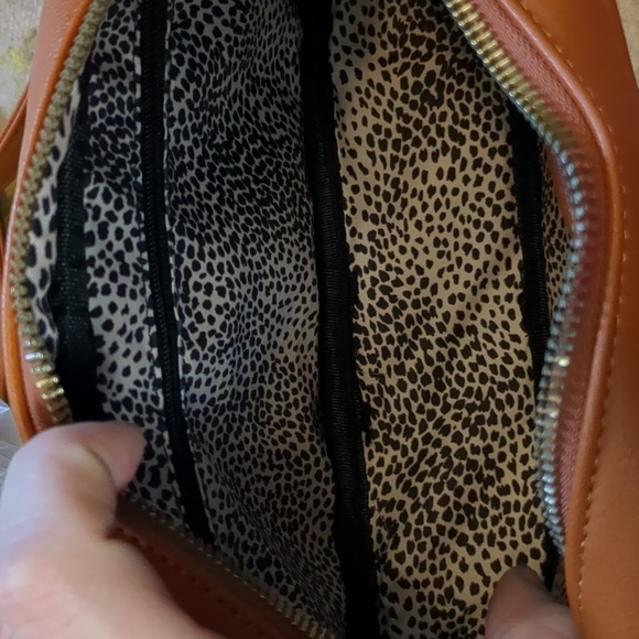 ALYSSA tan vegan handbag - Picture 5 of 6